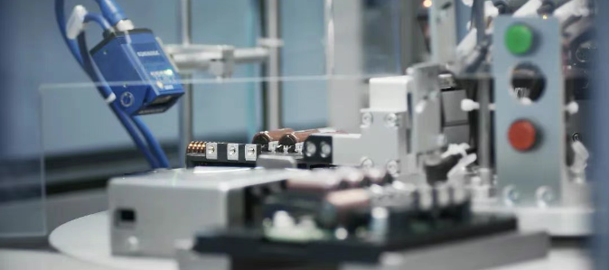 中国·8827太阳集团股份拟投资3亿元,布局固态电池等新能源产业(图1) 中国·8827太阳集团股份拟投资3亿元,布局固态电池等新能源产业(图1)